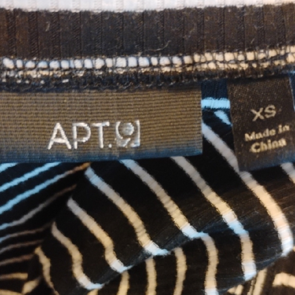 5/$15 XS Apt. 9 Black and White Striped Long Sleeve Top With Cut out Shoulders. - Picture 4 of 5
